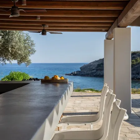 Calma A Beachfront Luxury Retreat Vila *