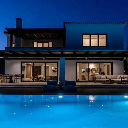 Calma A Beachfront Luxury Retreat Vila