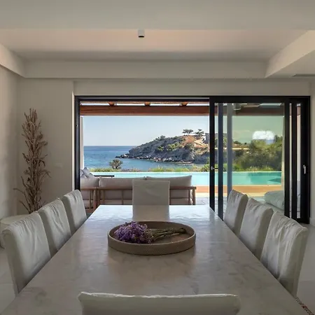 Calma A Beachfront Luxury Retreat Vila *
