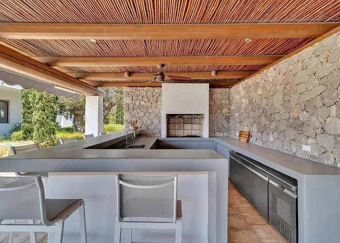 Calma A Beachfront Luxury Retreat *